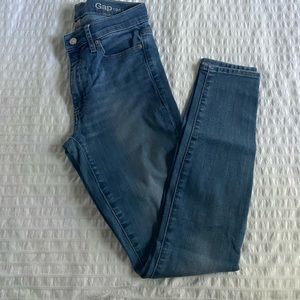 Gap True Skinny jeans